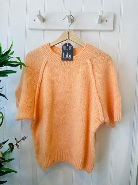 Raglan sleeve jumper