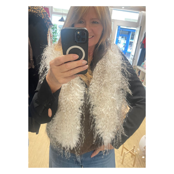 Cropped Faux fur gilet