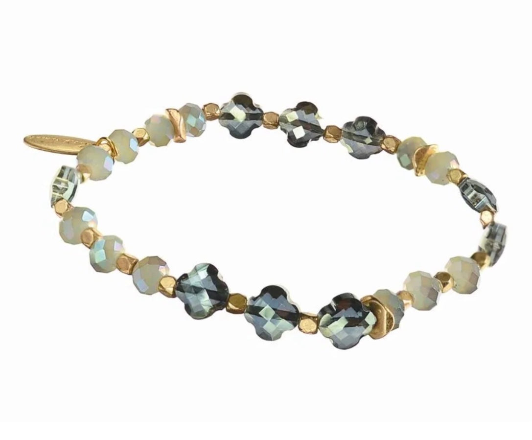 Faceted green crystal and gold bead bracelet