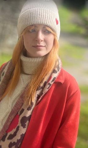 Cream beanie with ❤️