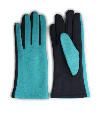 Contrasting navy gloves
